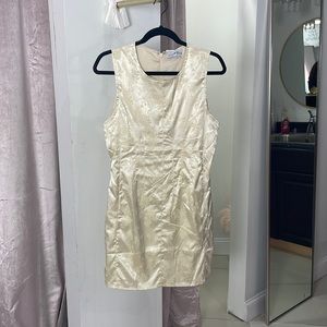 Champagne floral dress-lioness-zipper in back